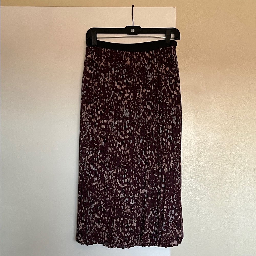 Elegant Maroon Patterned Skirt
